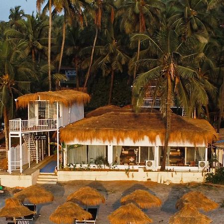 Aqua Beach Stays Ashwem Мандрем Екстериор снимка