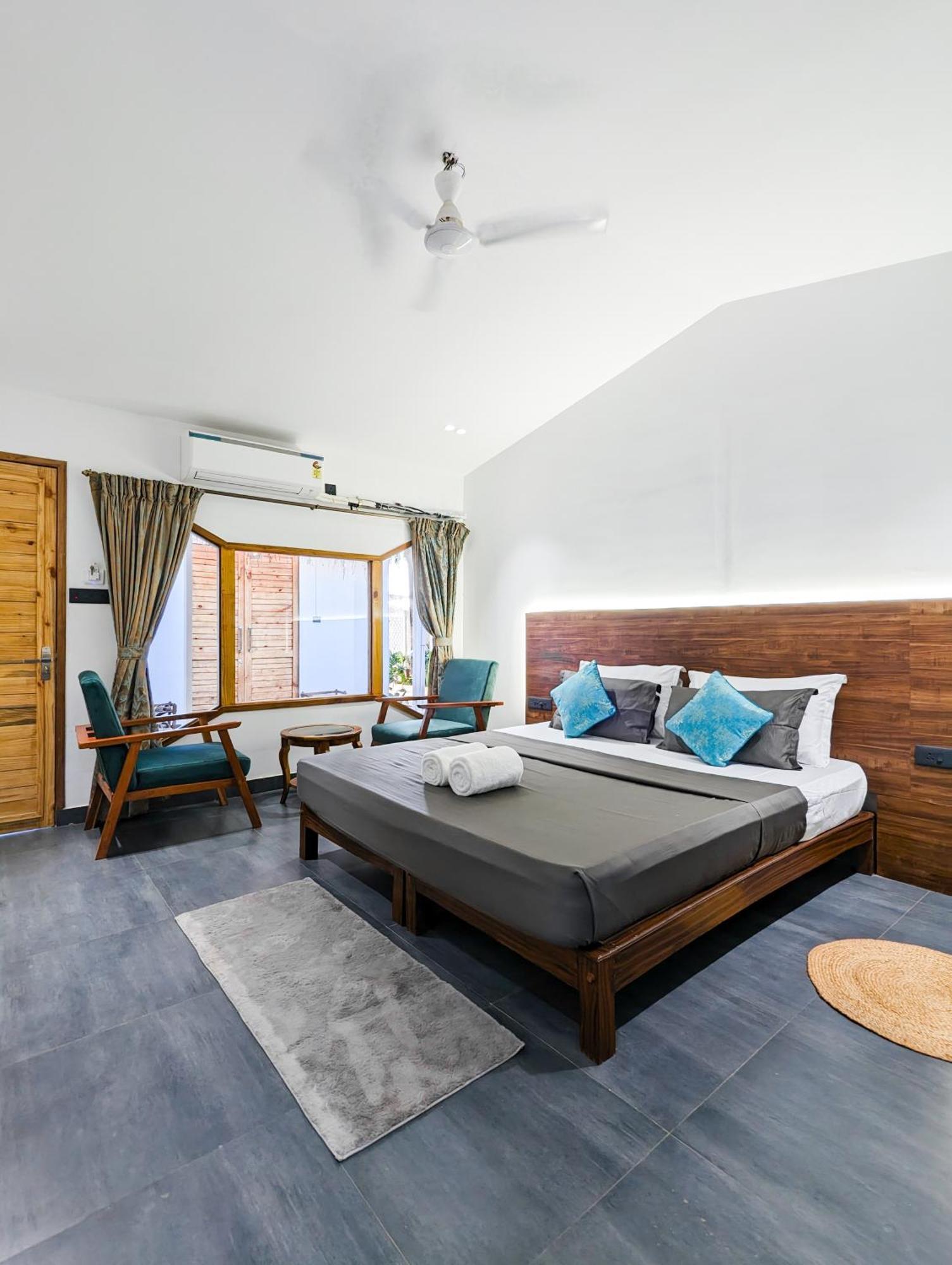 Aqua Beach Stays Ashwem Мандрем Екстериор снимка