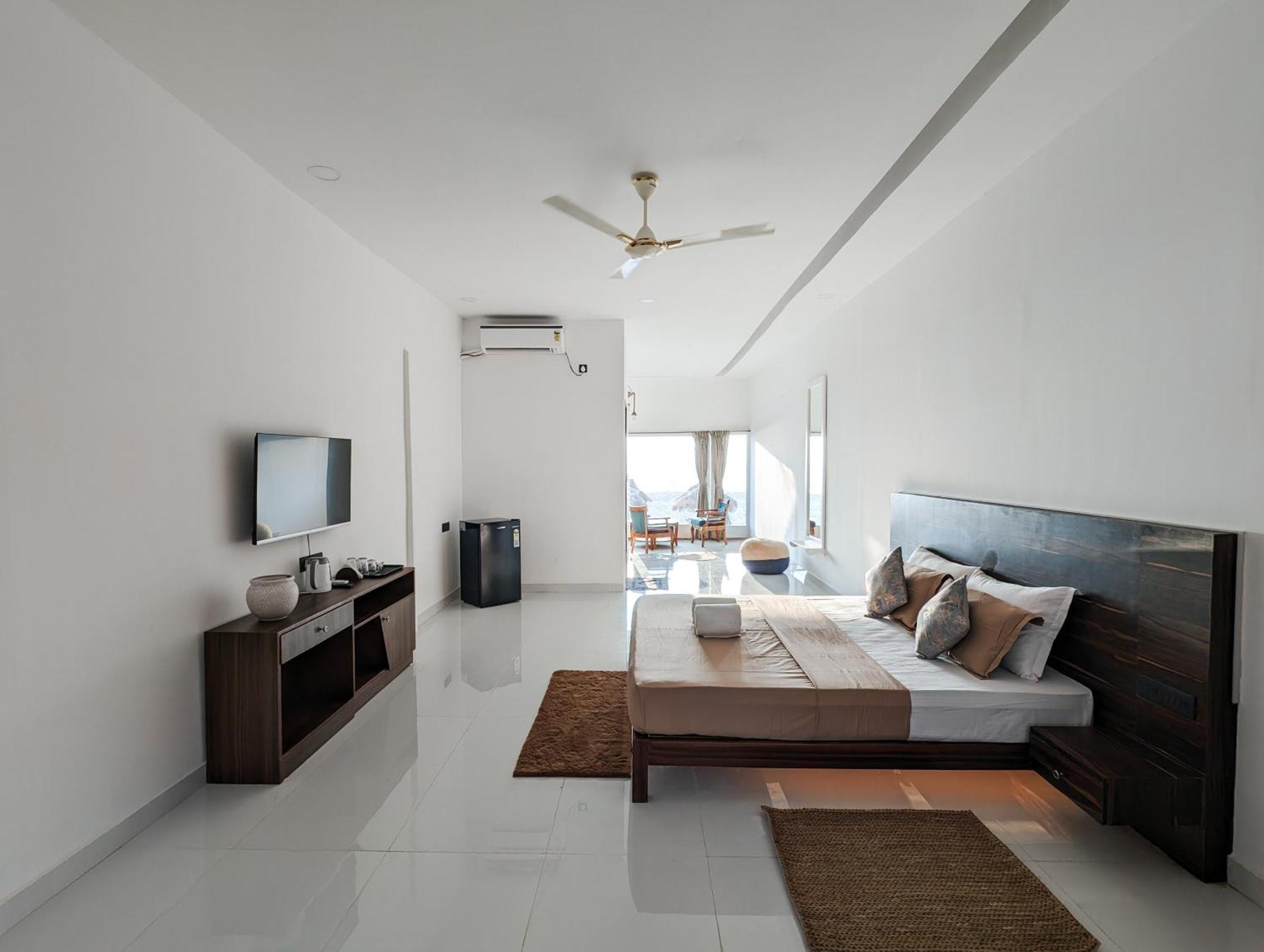 Aqua Beach Stays Ashwem Мандрем Екстериор снимка