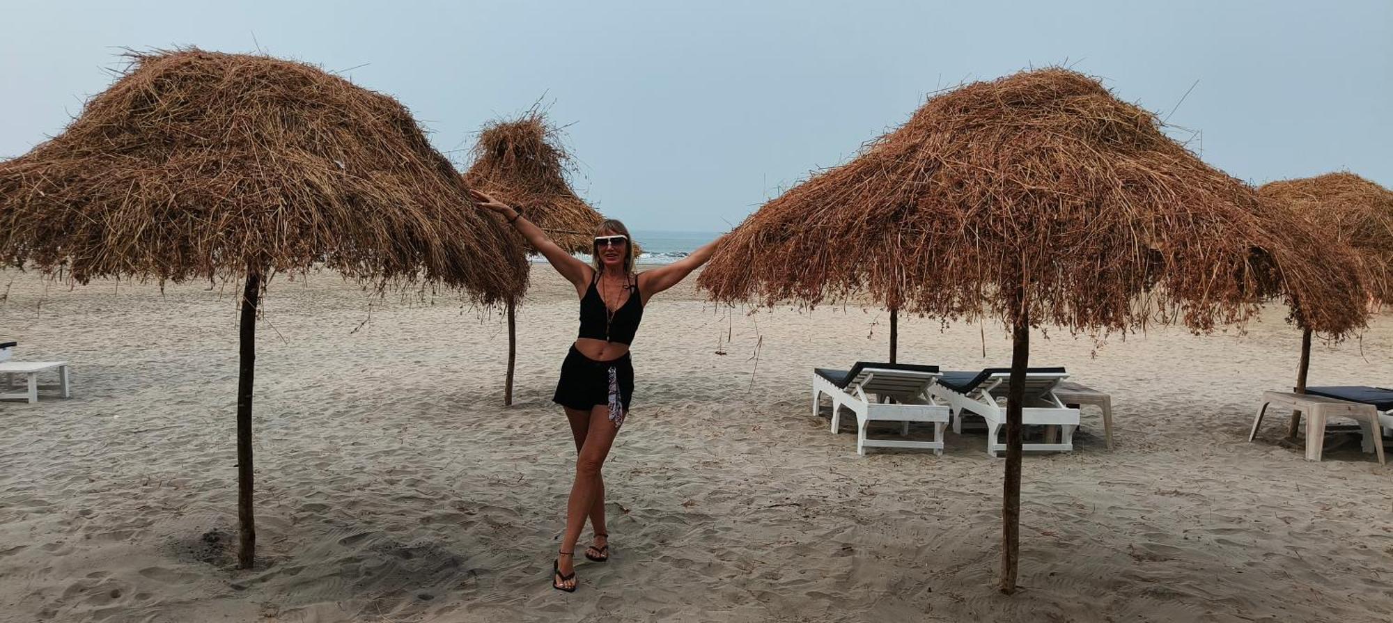 Aqua Beach Stays Ashwem Мандрем Екстериор снимка