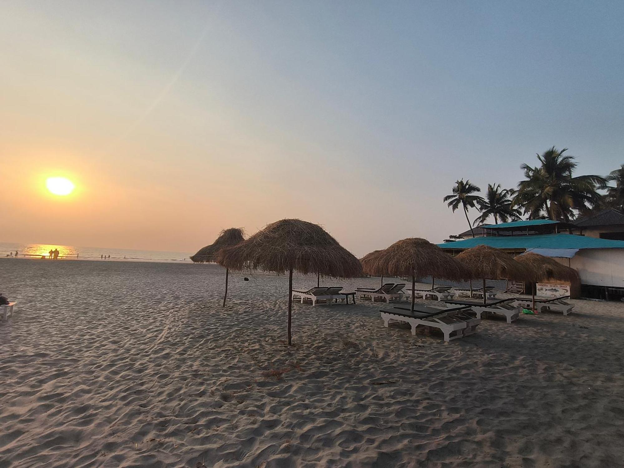 Aqua Beach Stays Ashwem Мандрем Екстериор снимка