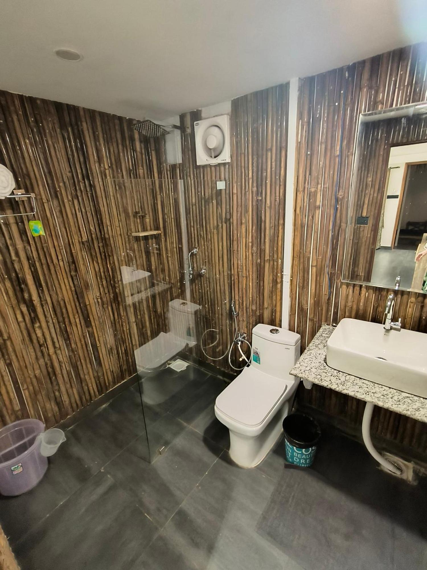 Aqua Beach Stays Ashwem Мандрем Екстериор снимка