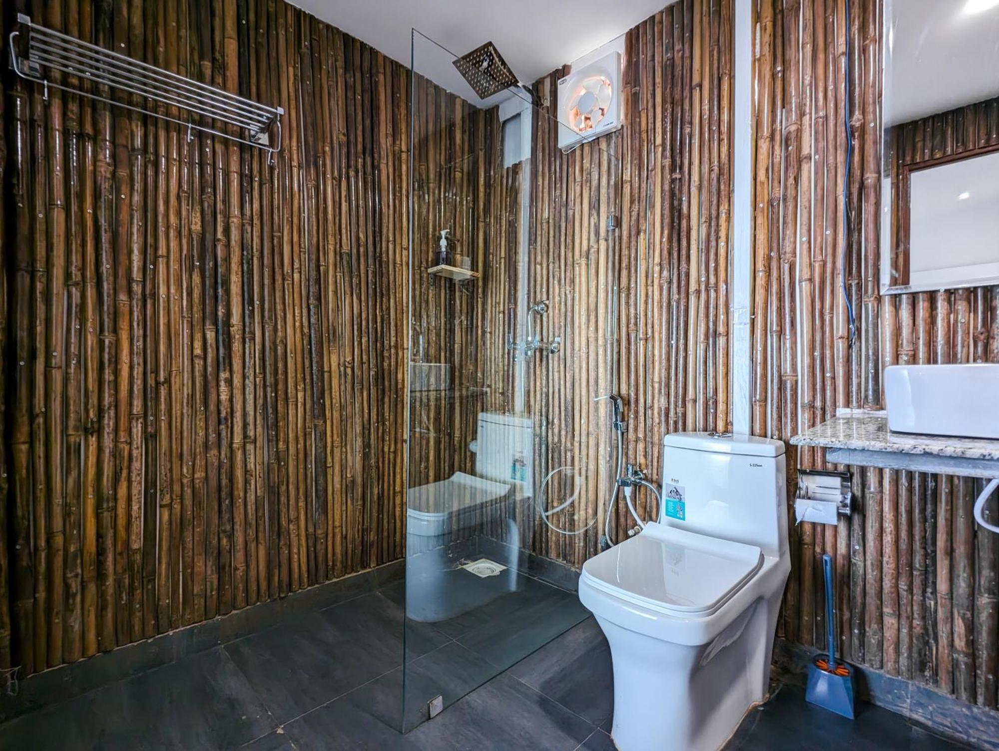 Aqua Beach Stays Ashwem Мандрем Екстериор снимка